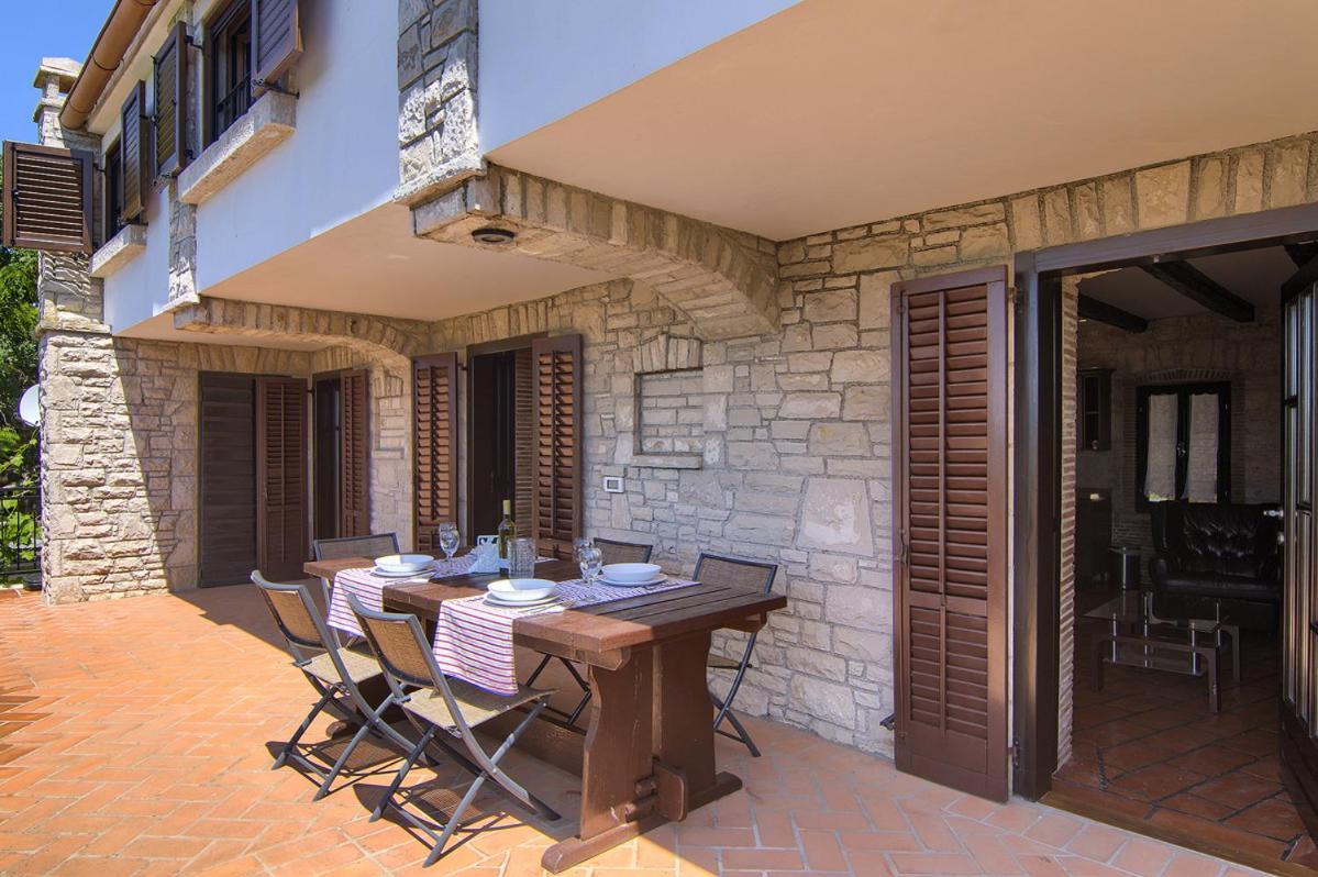 Holiday Home Kukurin Bale Exterior photo